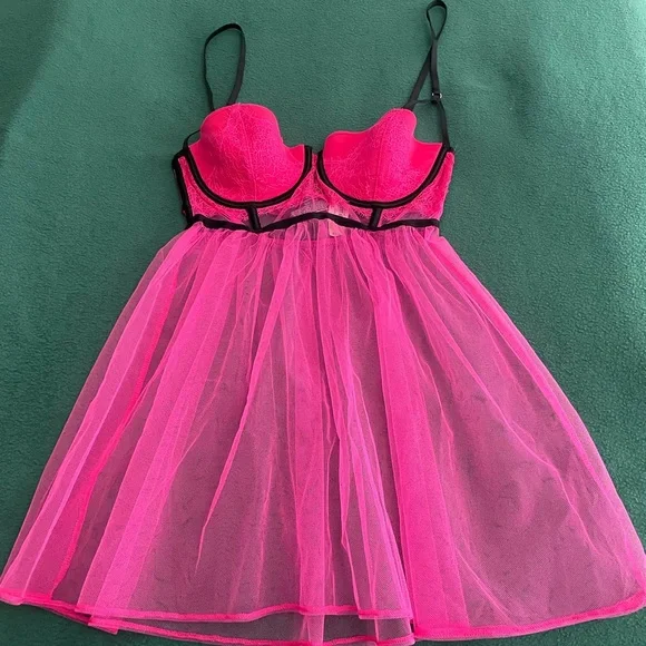 Victoria’s Secret Black Cage Babydoll - Picture 2 of 13